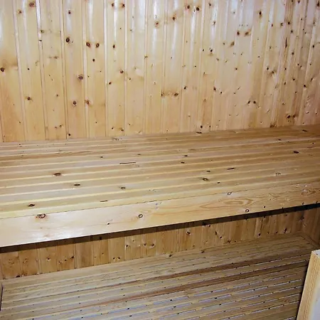 Gulspurvevaenget V *